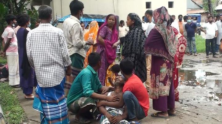 মৃত্যুও আলাদা করতে পারেনি বন্ধুত্বের বন্ধন