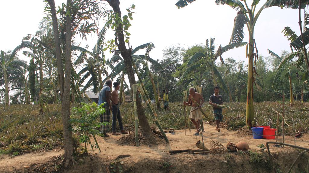 নিজ ভূমিতে ‘পরবাসী’ গারোরা