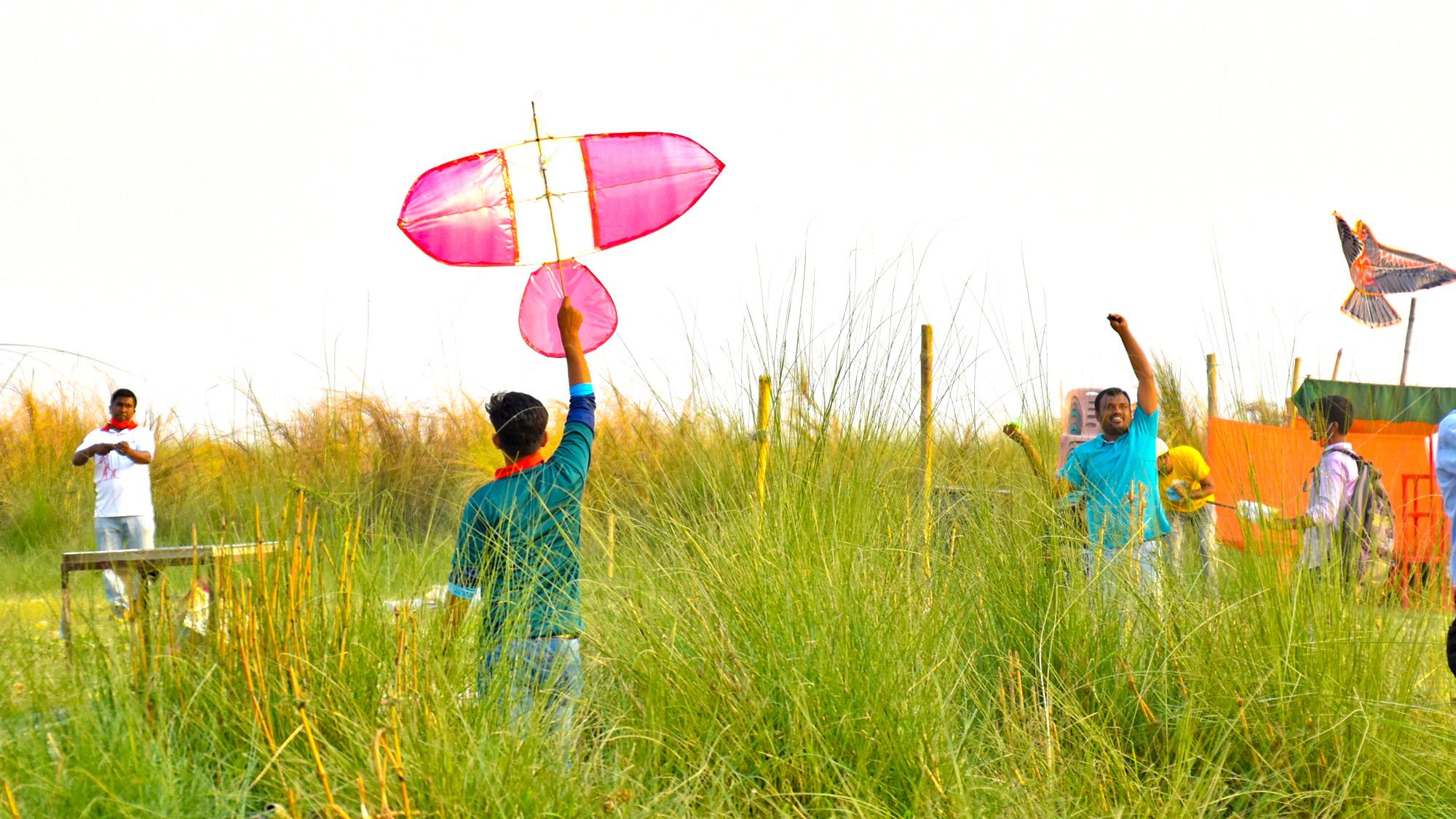 পদ্মাপাড়ে ঘুড়ি উৎসব