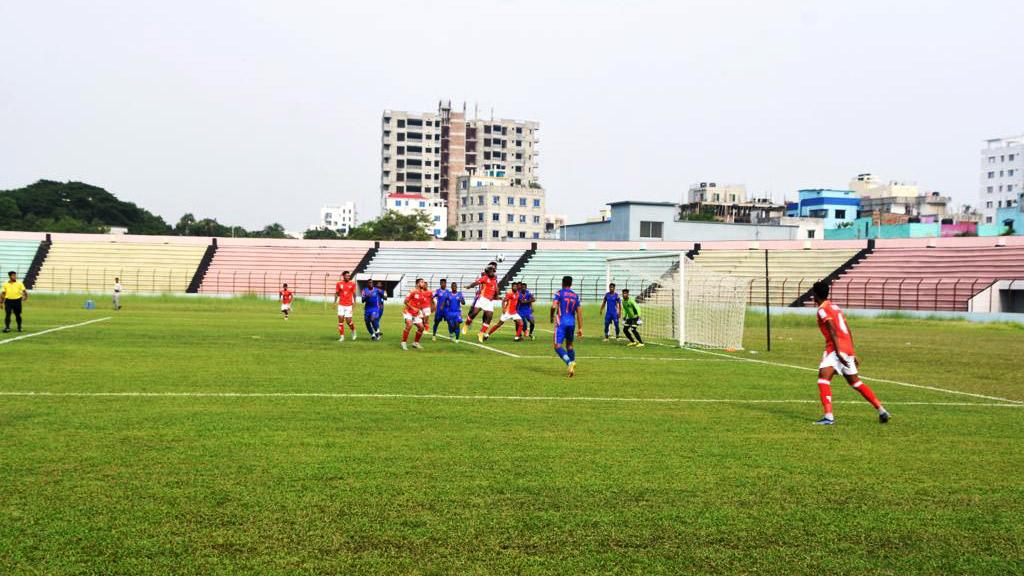 পুলিশে ধরা বসুন্ধরা, আবাহনীর কাছে হার আবাহনীর