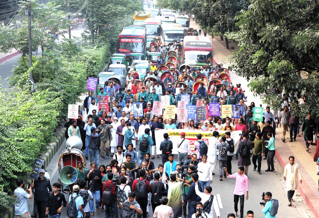 পুলিশি বাধায় থেমে গেল ভোটাধিকার ও মতপ্রকাশের দাবিতে নামা গানের মিছিল