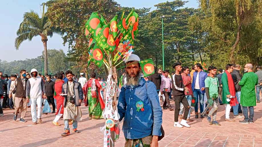 বিজয়ের দিনে যে চাওয়া সাধারণ মানুষের