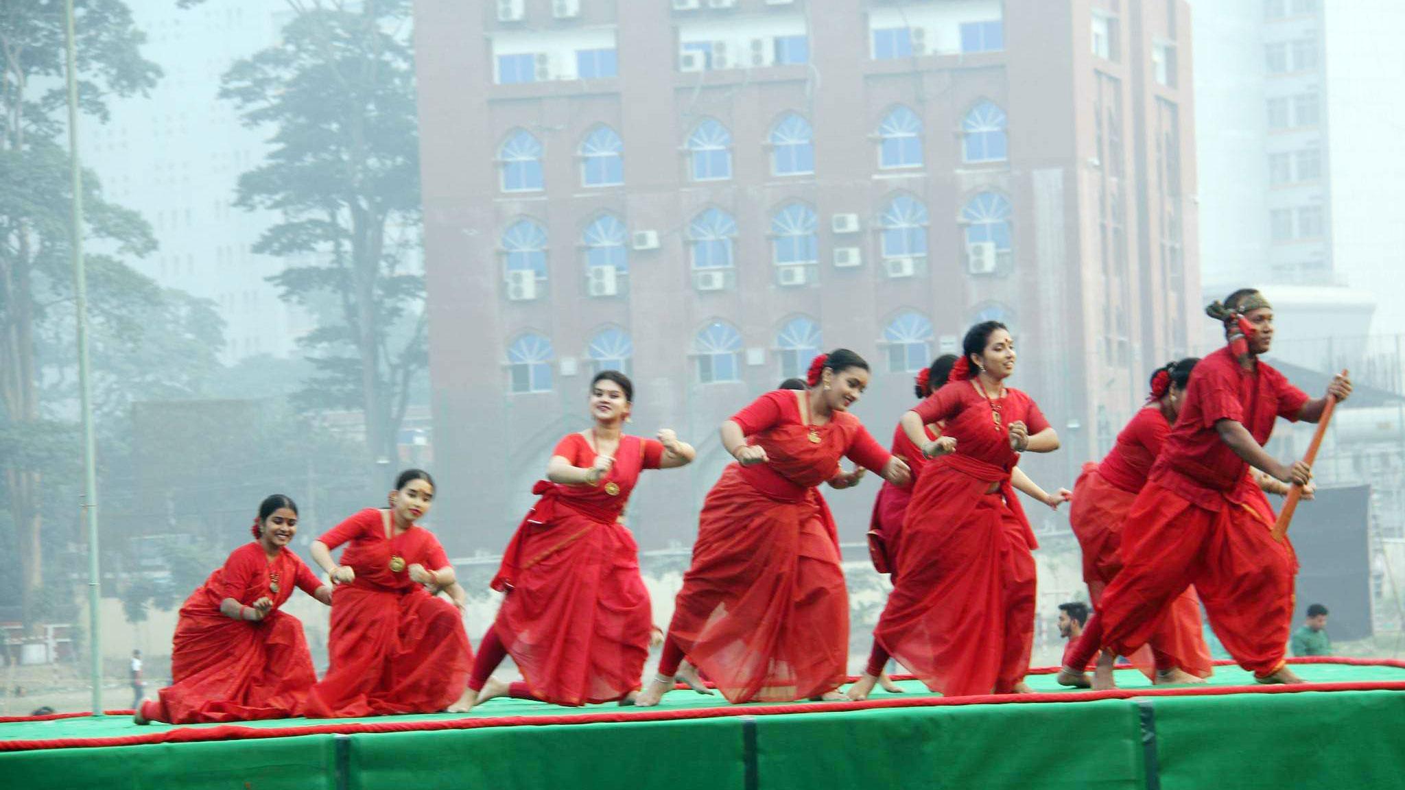 বিজয় দিবসে ছায়ানটের হাজারো কণ্ঠে ‘দেশগান’ 