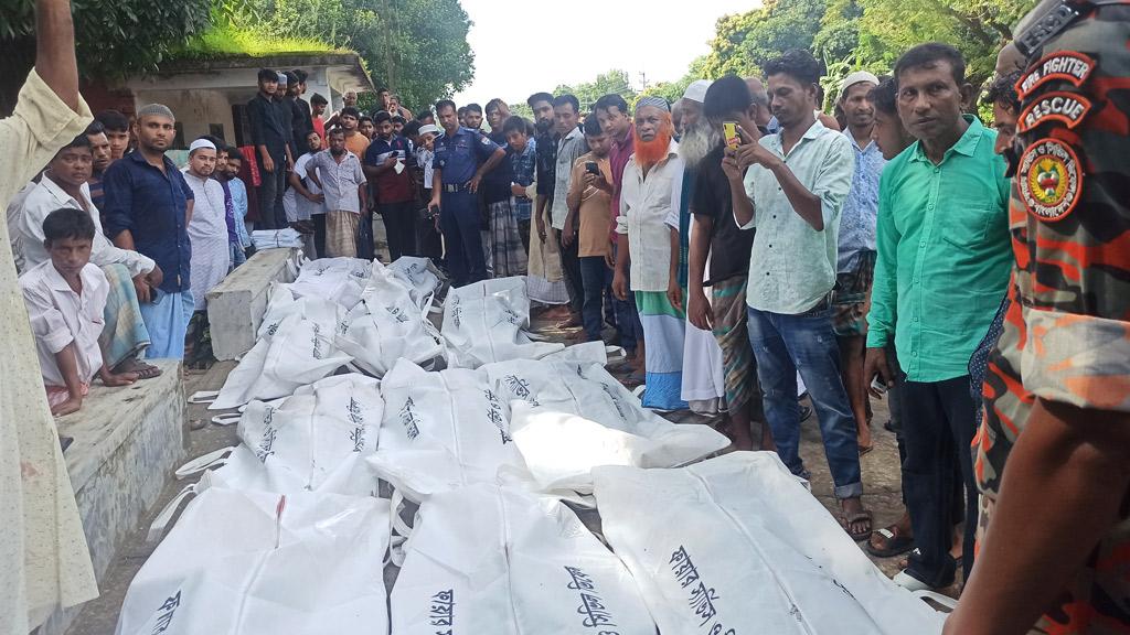 ‘তখন আটকালে এত বড় ক্ষতি হতো না’, হাসপাতালে বাবার আর্তনাদ