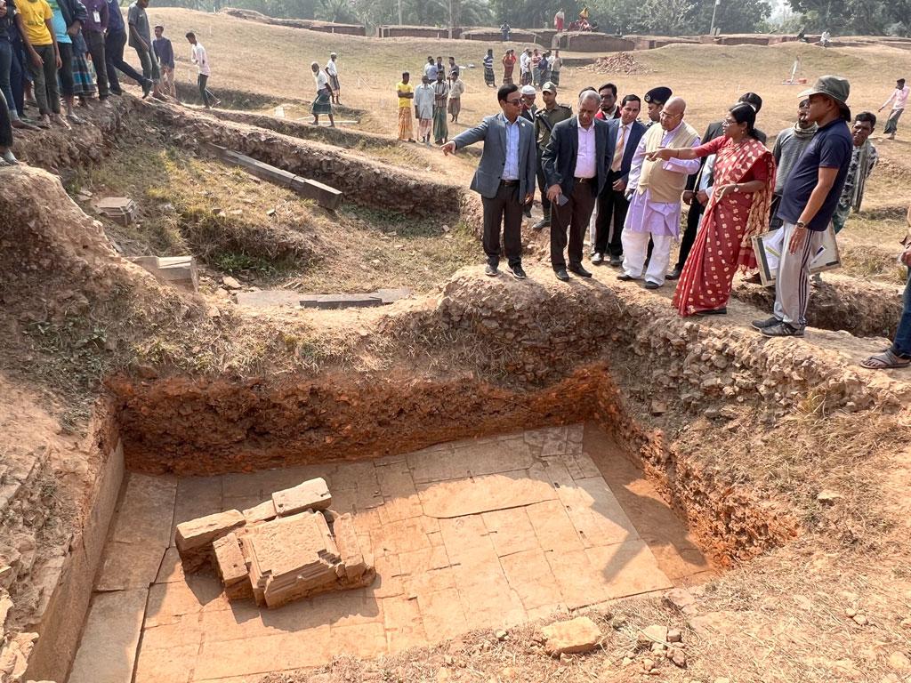 নওগাঁর জগদ্দল বিহারে আবার খননকাজ শুরু