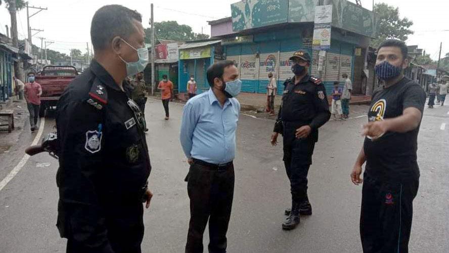 শায়েস্তাগঞ্জে লকডাউনে ২৫টি মামলা ১৭ হাজার টাকা জরিমানা