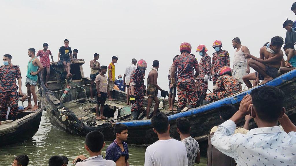 কক্সবাজারে ট্রলারে ১০ লাশ: গ্রেপ্তার দুই আসামি ৫ দিনের রিমান্ডে 