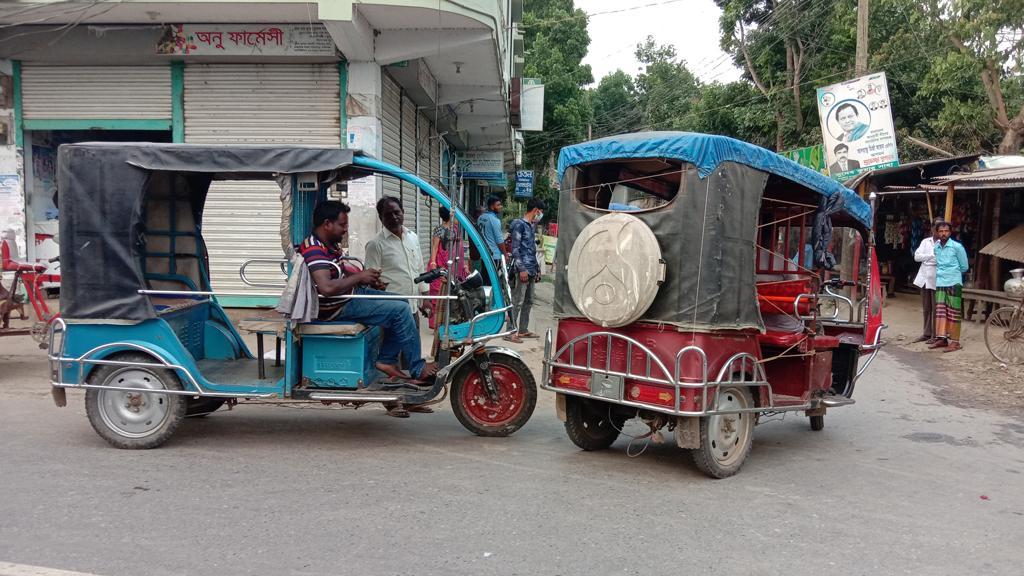 পূর্ব ঘোষণা ছাড়াই ভাড়া বৃদ্ধি ইজিবাইকের, বিপাকে যাত্রীরা