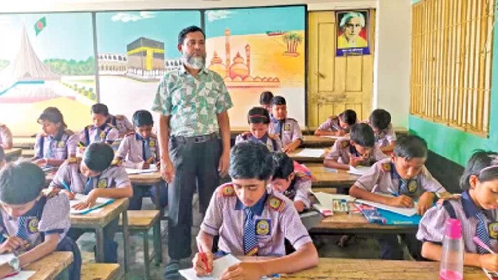 প্রাথমিকে শিক্ষক নিয়োগ: তৃতীয় ধাপের ফল ‘স্থগিত’, সংশোধিত ফল যেকোনো মুহূর্তে