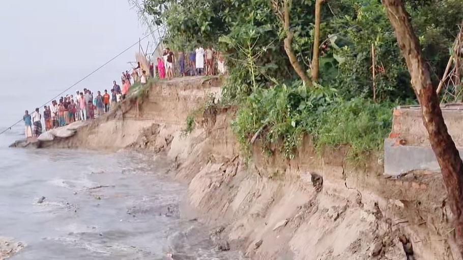 যমুনায় পানি বৃদ্ধি, বিলীন হলো আরও ১৮ বাড়িঘর