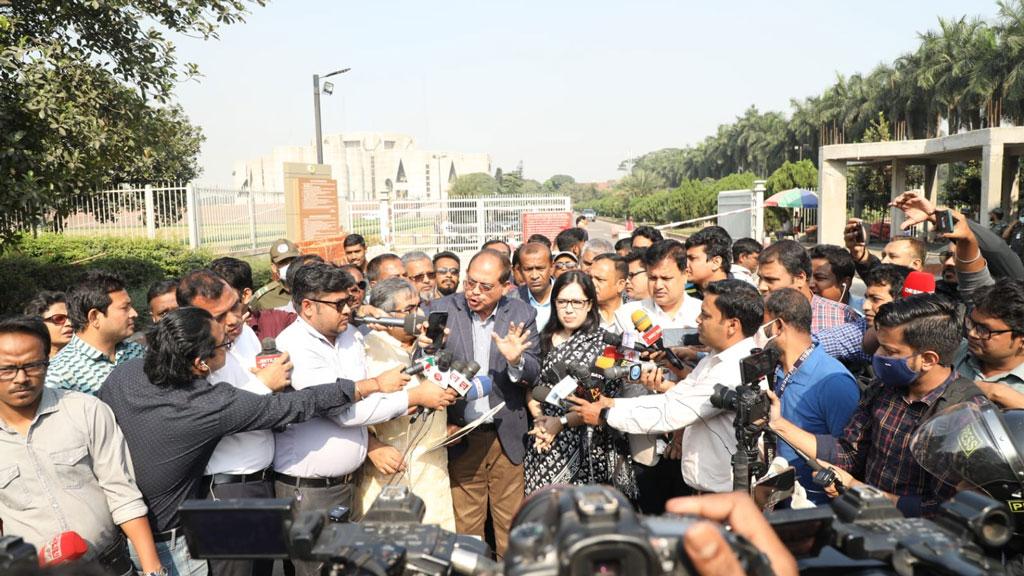 বিএনপির ৫ সংসদ সদস্যের পদত্যাগপত্র গ্রহণ করেছেন স্পিকার