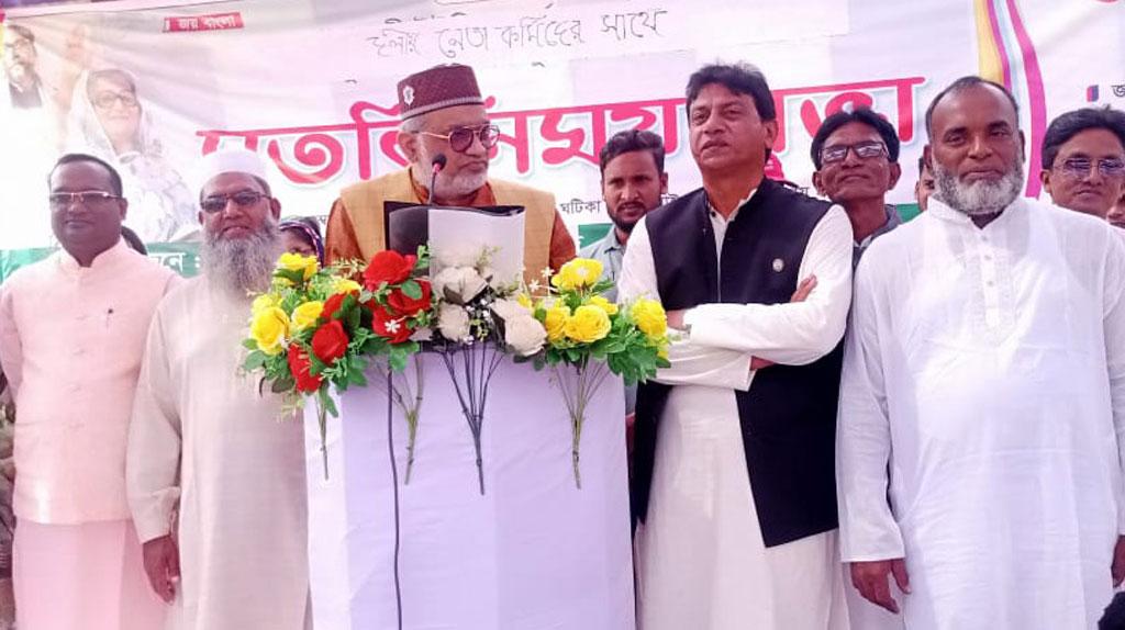 রিটার্নিং কর্মকর্তার কথায় কান দিলেন না এমপি ফারুক