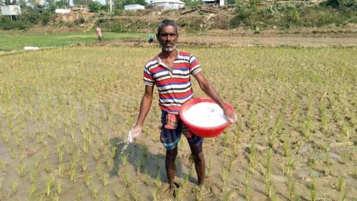 সারের দাম কেজিতে বাড়ল ৫ টাকা