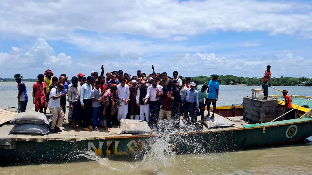 পানগুছি নদীর তীর রক্ষা কাজ শুরু, খুশি এলাকাবাসী