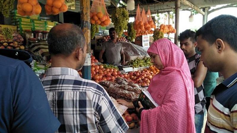 দিনাজপুরে ফলের বাজারে আগুন