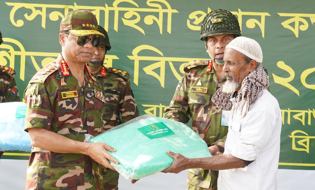 চট্টগ্রামে প্রশিক্ষণ এলাকা পরিদর্শন করলেন সেনাপ্রধান