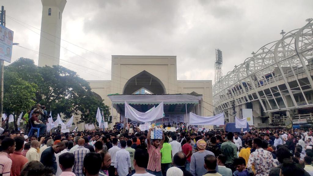 ব্যানারধারীরা দলের নেতা-কর্মী না কি ভাড়াটিয়া, আ. লীগের সমাবেশে ক্ষুব্ধ নেতাদের প্রশ্ন