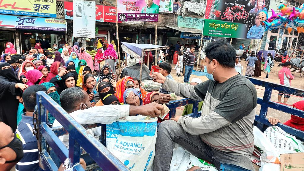 কাল থেকে ঢাকা-চট্টগ্রামে সপ্তাহব্যাপী চাল-ডাল-তেল বিক্রি করবে টিসিবি