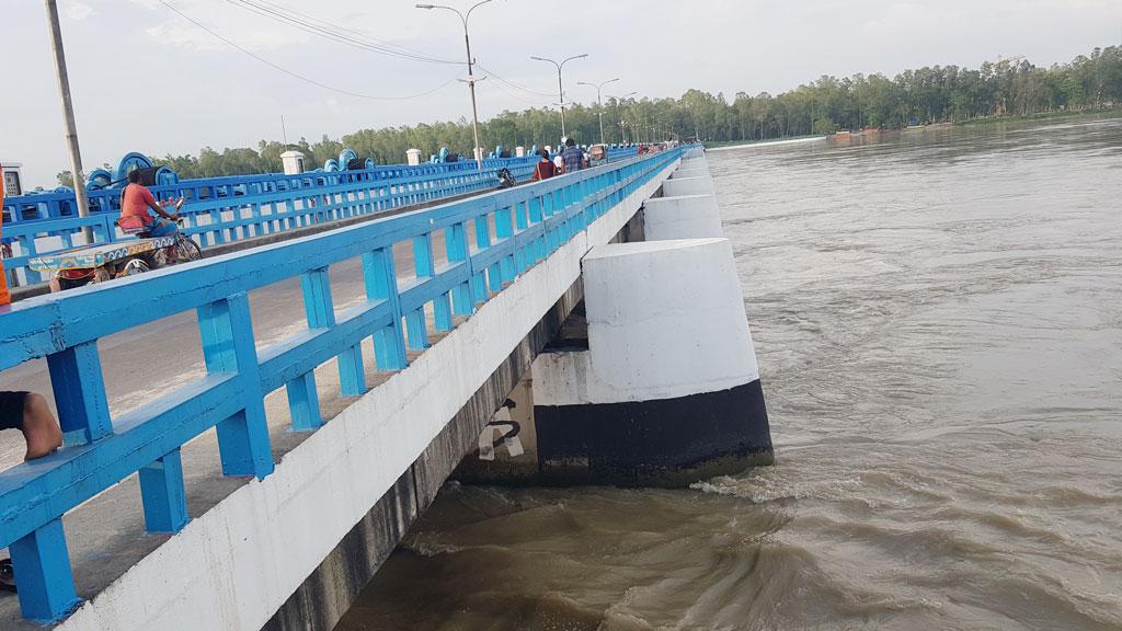 তিস্তার পানি প্রবাহিত হলো বিপৎসীমার ১৯ সেন্টিমিটার ওপর দিয়ে