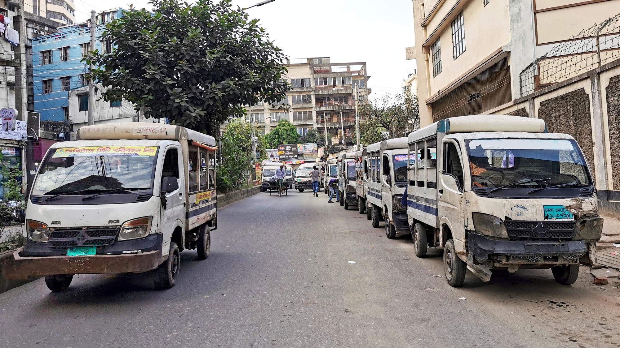 ভাড়া নৈরাজ্য থামাতে লেগুনার ভাড়া নির্ধারণের দাবি