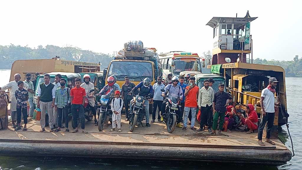 চন্দ্রঘোনায় আবারও ফেরি চলাচল শুরু 