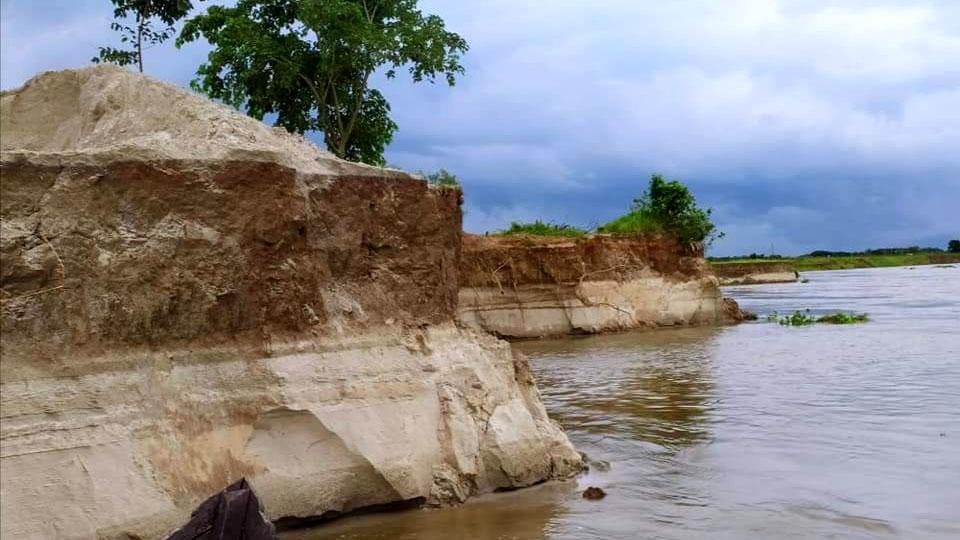 চাঁপাইনবাবগঞ্জের মহানন্দা নদীতে ভাঙন