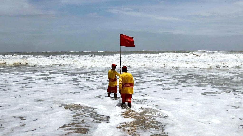 ঘূর্ণিঝড় বিপর্যয়: ভারত-পাকিস্তানে নিরাপদ আশ্রয়ে দেড় লাখ মানুষ 