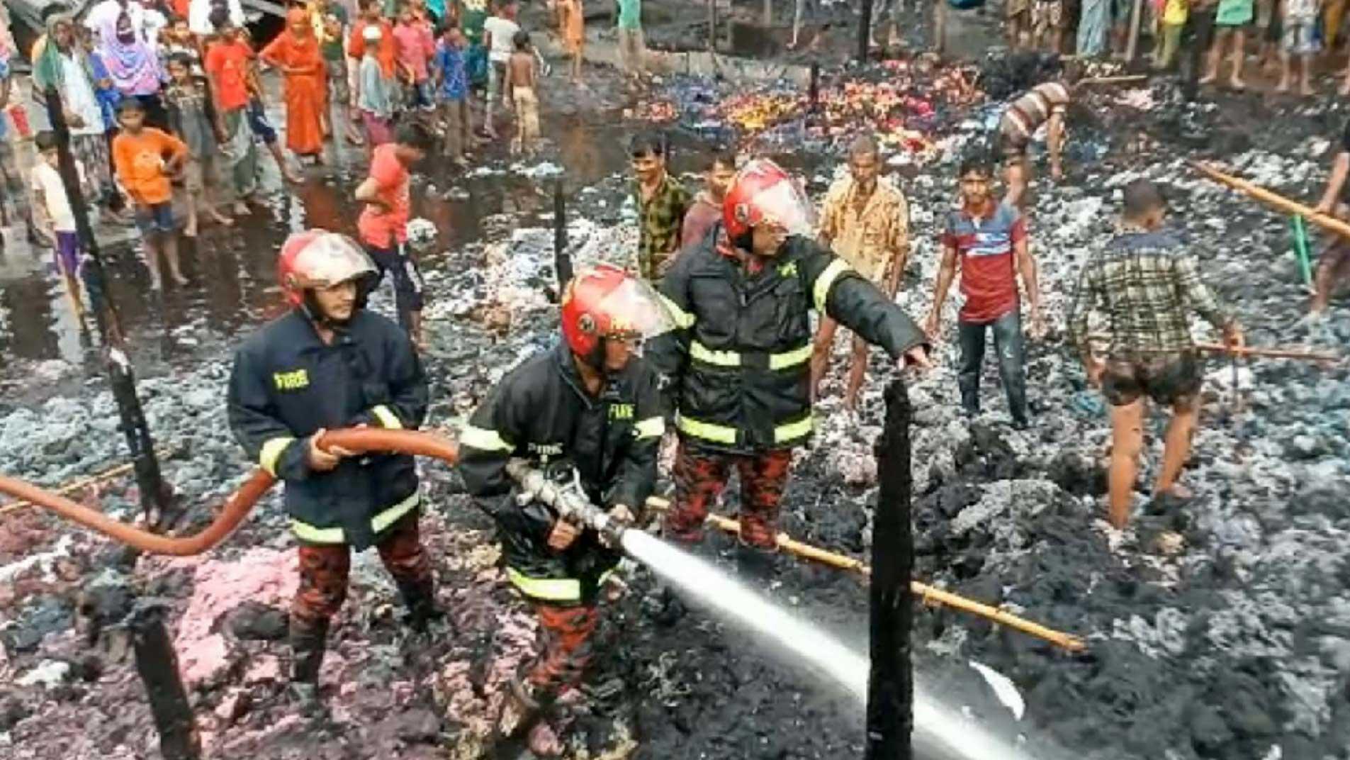 জয়পুরহাটের পাঁচবিবিতে তুলার কারখানা ও চালকলে আগুন