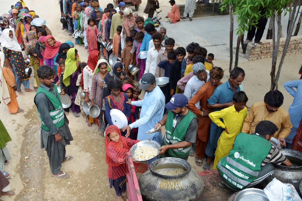 পাকিস্তানে বন্যায় প্রাণহানি ১৫০০, পানিবাহিত রোগের প্রকোপ