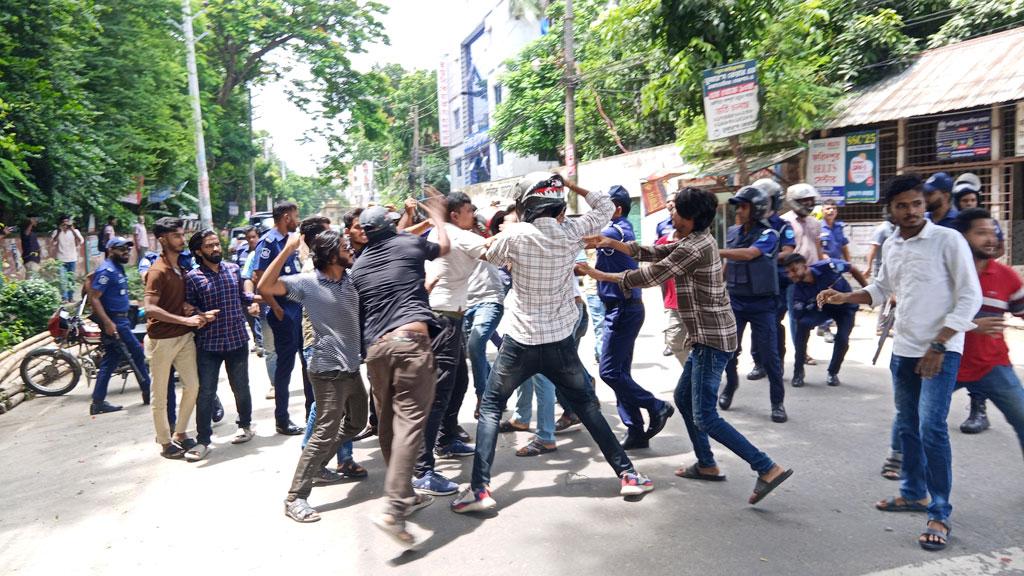 ফরিদপুরে কোটা আন্দোলনকারীদের ওপর ছাত্রলীগের হামলার অভিযোগ