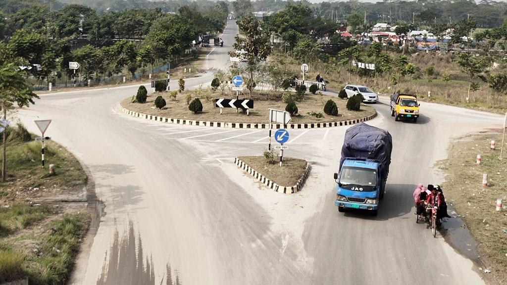 সওজের শর্তে বন্ধ চেক বিতরণ