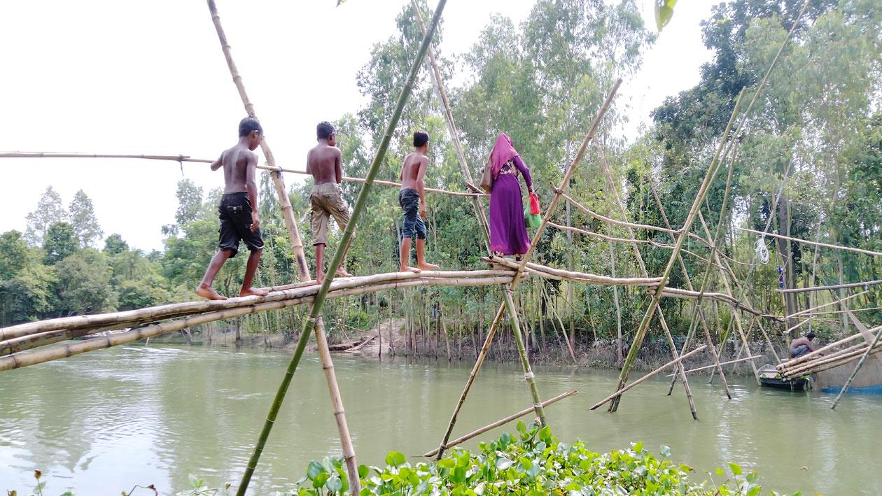 ছয় গ্রামের ভরসা বাঁশের সাঁকো