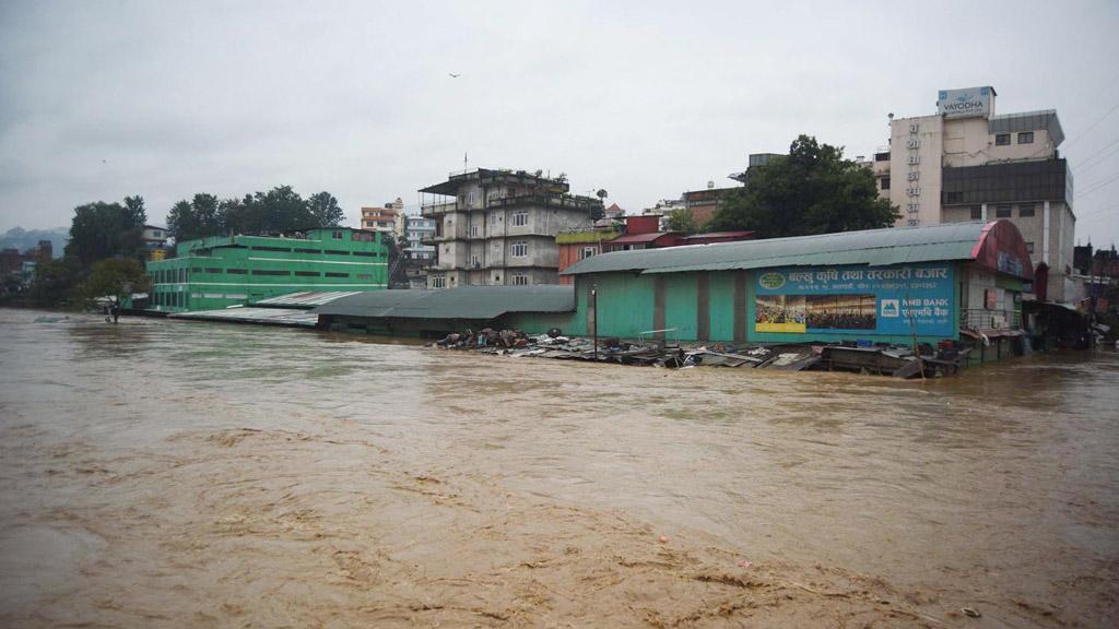 নেপালে ভয়াবহ বন্যা ও ভূমিধসে নিহত শতাধিক