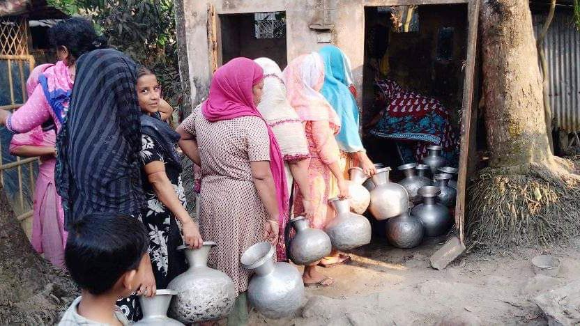 সুপেয় পানির জন্য হাহাকার