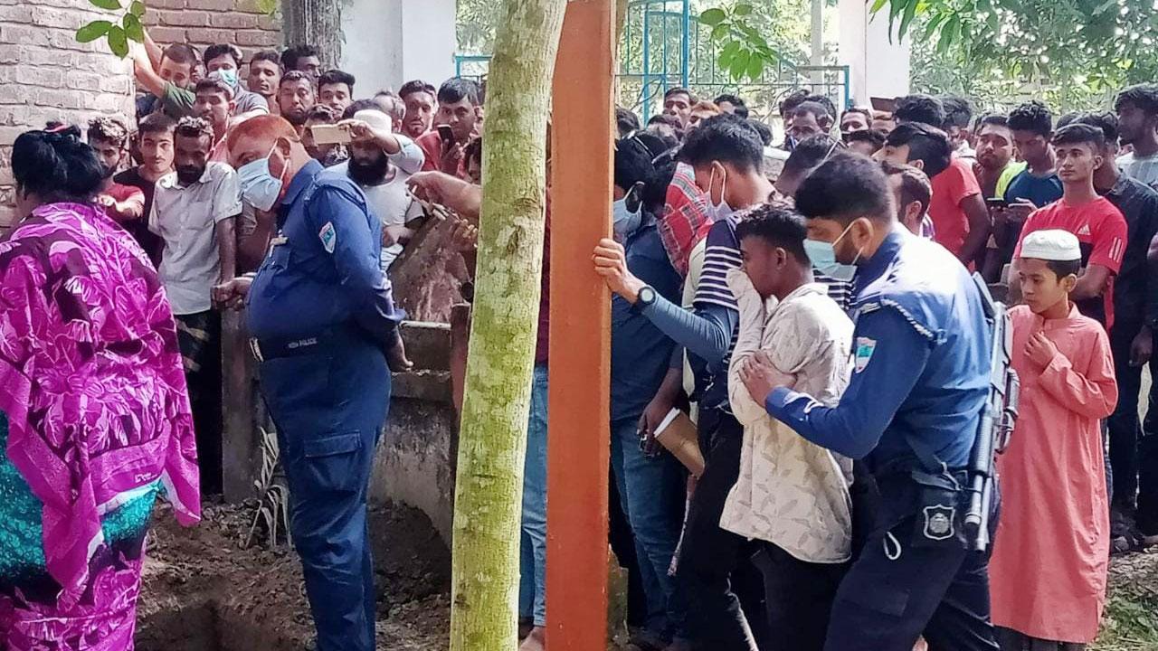 ‘স্ত্রীর পরকীয়ার’ জেরে প্রবাসী স্বামী খুন, ৩৮ দিন পর তোলা হলো মরদেহ