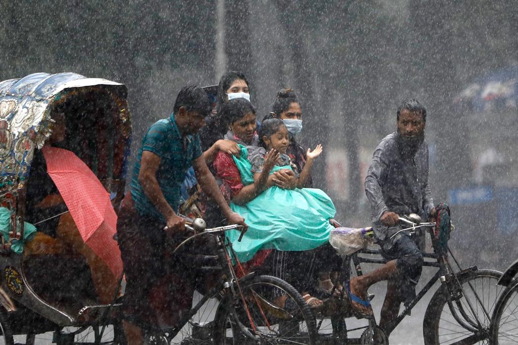 রাজশাহীসহ সারা দেশে বৃষ্টি, ৪ বিভাগে হতে পারে অতি ভারী বর্ষণ