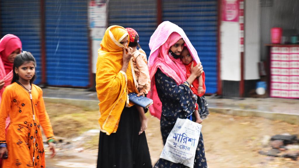 ১৮ দিন দাবদাহের পর রাজশাহীতে স্বস্তির বৃষ্টি