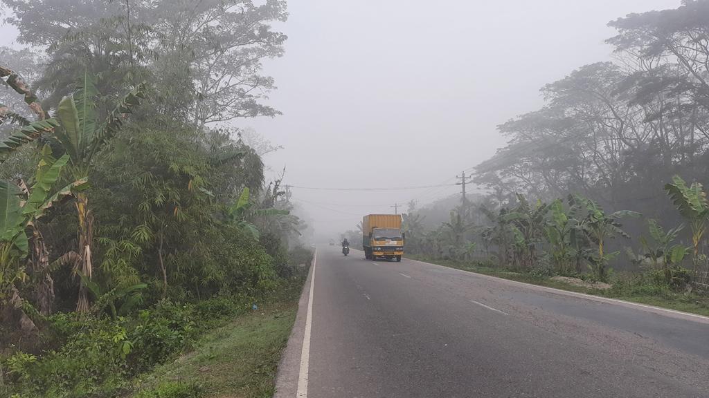 বেতাগীতে কনকনে শীত জনজীবনে ছন্দপতন