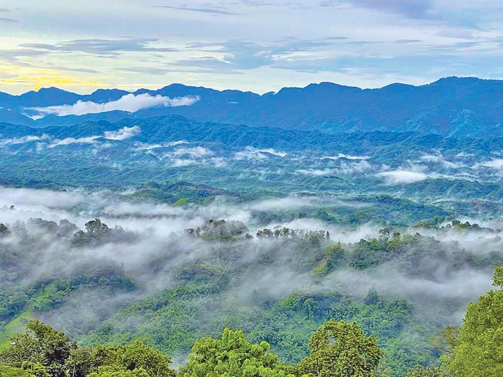 ভ্রমণ গন্তব্যগুলোর বর্জ্য ব্যবস্থাপনায় পদক্ষেপ নেওয়া উচিত