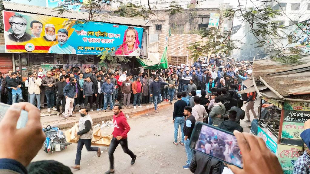 বগুড়ায় ছাত্রলীগের মিছিলে পদবঞ্চিতদের ধাওয়া, আহত ২