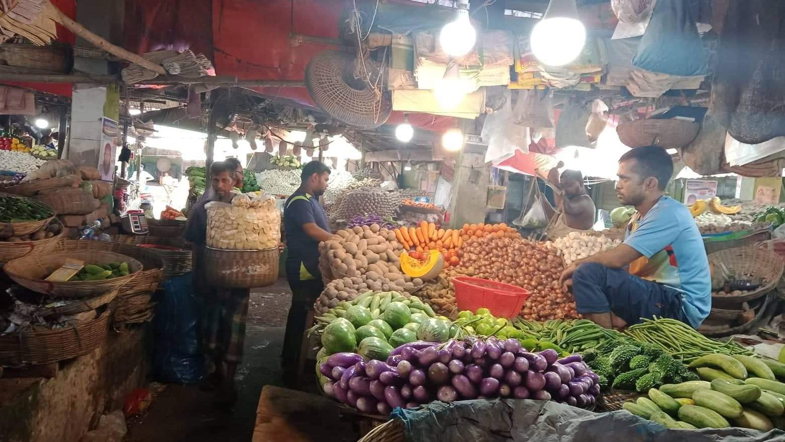 জ্বালানির আগুন নিত্যপণ্যে