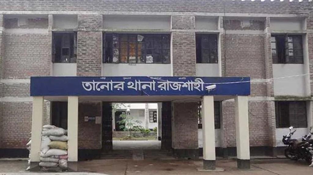 প্রেমিকসহ আটক কিশোরীর থানায় বিষপান