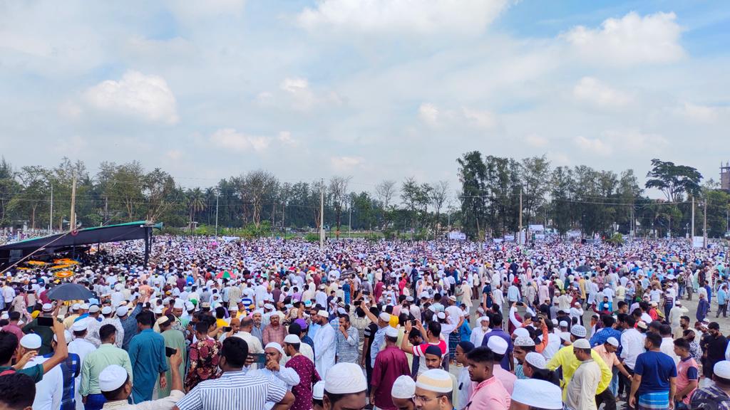 এমপি শাহজাহান মিয়ার জানাজায় মানুষের ঢল, দাফন সম্পন্ন