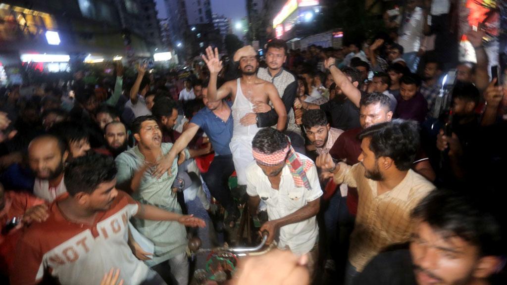 পুলিশের নিয়ন্ত্রণে গণঅধিকার পরিষদের কার্যালয়, নূরসহ আহত ৫