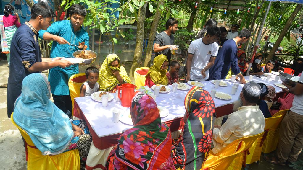 দরিদ্রদের জন্য তৃপ্তির আহার ‘আইডিয়া’র