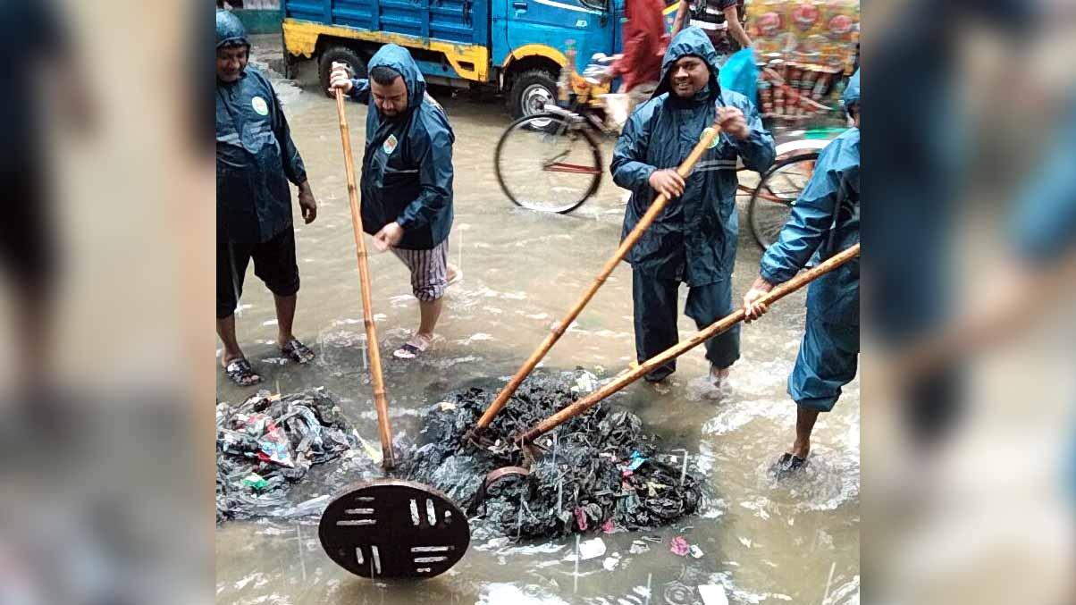 জলাবদ্ধতা মোকাবিলায় ডিএসসিসির নিয়ন্ত্রণকক্ষ চালু