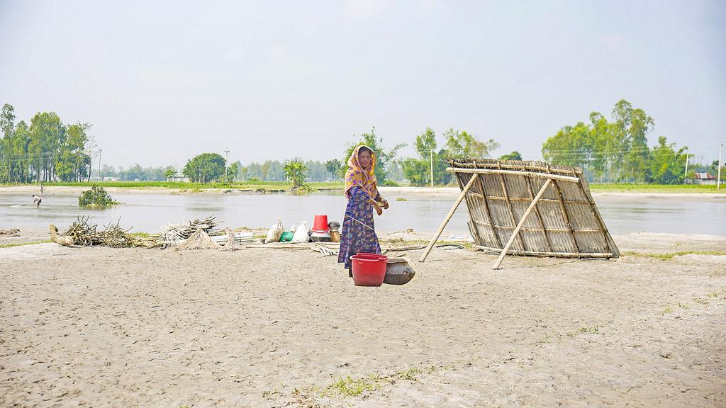 তিস্তার ভাঙন আর আকস্মিক ঢলে বিপর্যস্ত জনজীবন