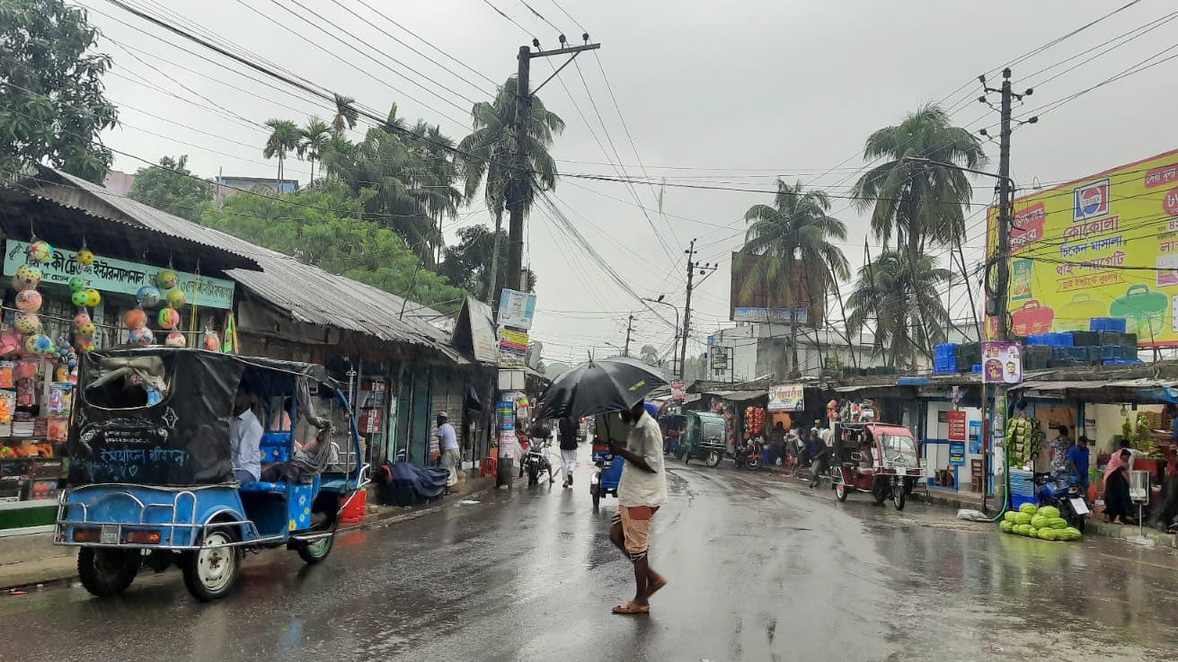 ঘূর্ণিঝড় অশনি: ভোলায় বৃষ্টির সঙ্গে বইছে বাতাস, উত্তাল নদী