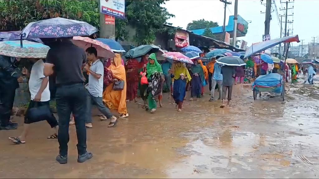 আশুলিয়ায় শিল্পাঞ্চলের পরিস্থিতির উন্নতি, আজ ২০ কারখানায় কাজ বন্ধ