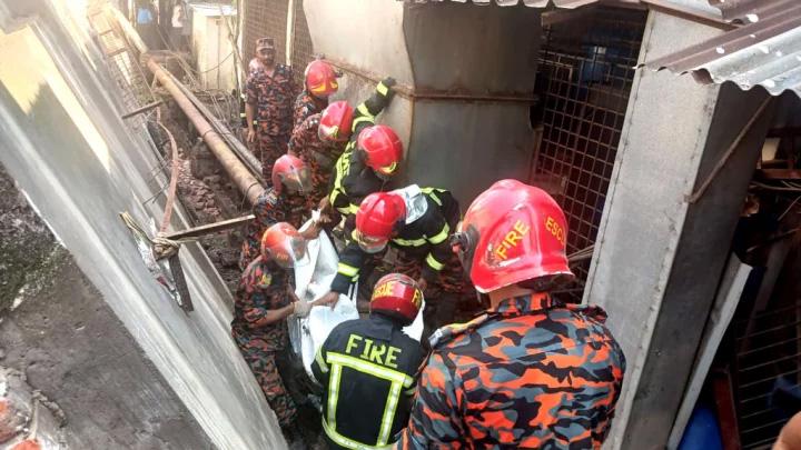 গাজীপুরে গ্যাসলাইন নেওয়ার সময় দেয়াল ধস, ১ শ্রমিক নিহত